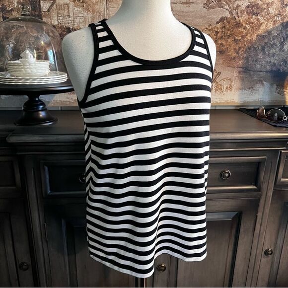TIME and TRU Tank Top stripped Black and white size Medium 8-10 - Picture 4 of 9